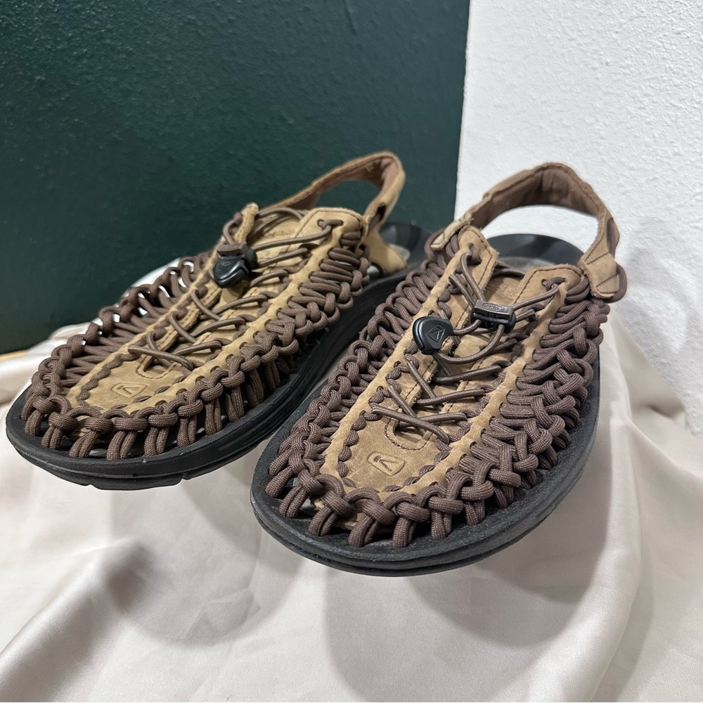 KEEN Men's Fisher Man Sandal. Size 11 - Picture 2 of 9